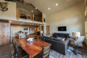 Townhome next to Clubhouse in Exclusive Eagle Bend - The Glacier